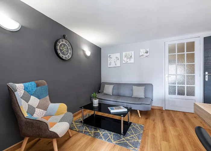 3 Pieces Des Jardins, Parking, 50M Plage, Clim *