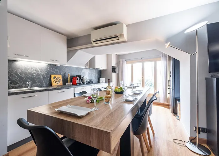 3 Pieces Des Jardins, Parking, 50M Plage, Clim Apartment *